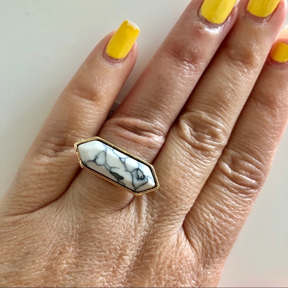 White Marble Stone Gold Ring - Picture 3 of 6